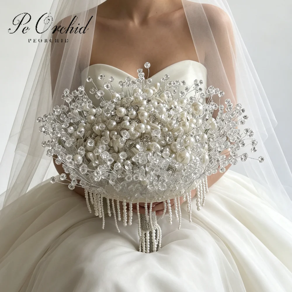 PEORCHID Silver Glitter Pearls Beaded Bridal Bouquets Cristal Rhinestone Brooch Handmade Luxury Wedding Flowers Bouquets
PEORCHID Silver Glitter Pearls Beaded Bridal Bouquets Cristal Rhinestone Brooch Handmade Luxury Wedding Flowers Bouquets