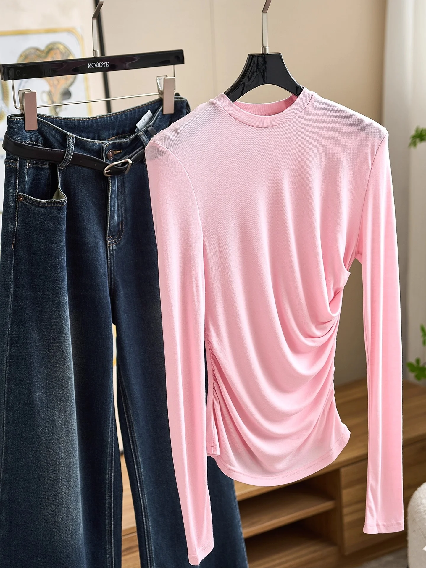 Quali Silk Blend Knitted Long Sve T-irt Women's Slim Fit Gathered Waistline Breathable Comfortable Pure Color Top
Quali Silk Blend Knitted Long Sve T-irt Women's Slim Fit Gathered Waistline Breathable Comfortable Pure Color Top