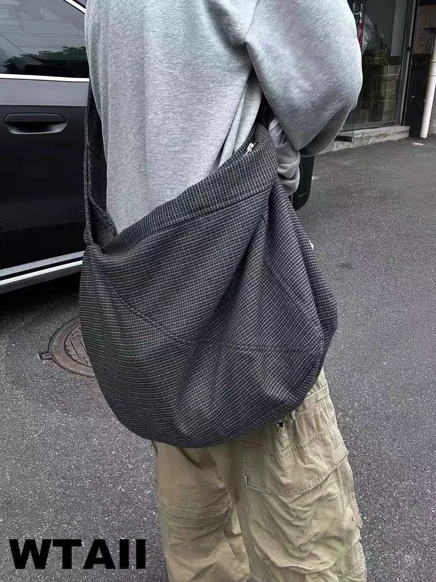 New 2025 Autumn Large Capaci Japanese Sle Tote Bag Lightweight Plaid Neutral Commuter Bag Simple Design Casual Crossbody Bag
New 2025 Autumn Large Capaci Japanese Sle Tote Bag Lightweight Plaid Neutral Commuter Bag Simple Design Casual Crossbody Bag