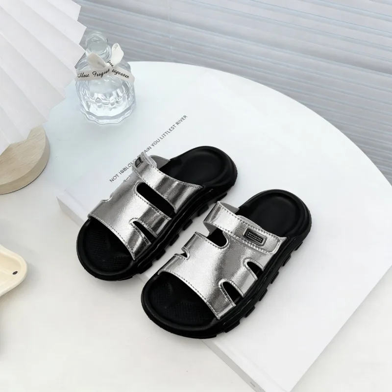 Girls Slippers Outdoors Soft Bottom Kids Beach Shoes Open Toes Comfortable 2026 Brand New Children Fashion Shoes Non-slip Trendy
Girls Slippers Outdoors Soft Bottom Kids Beach Shoes Open Toes Comfortable 2026 Brand New Children Fashion Shoes Non-slip Trendy