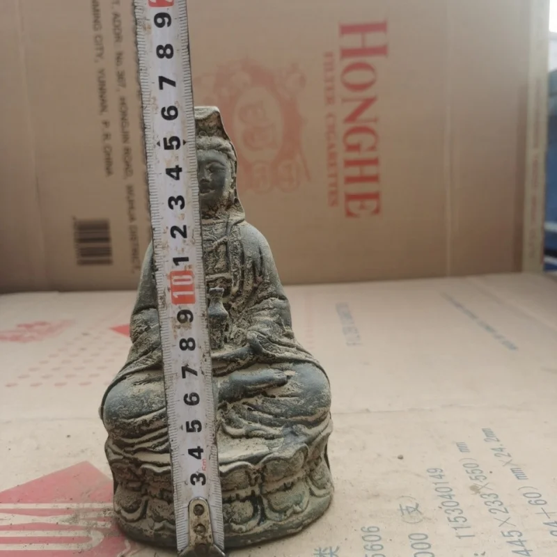 Antique Bronze Artifact Collection Old Bronze Patinaed with Soil and Patina Retro Ornament Home Decoration Guanyin Bodhisattva
Antique Bronze Artifact Collection Old Bronze Patinaed with Soil and Patina Retro Ornament Home Decoration Guanyin Bodhisattva