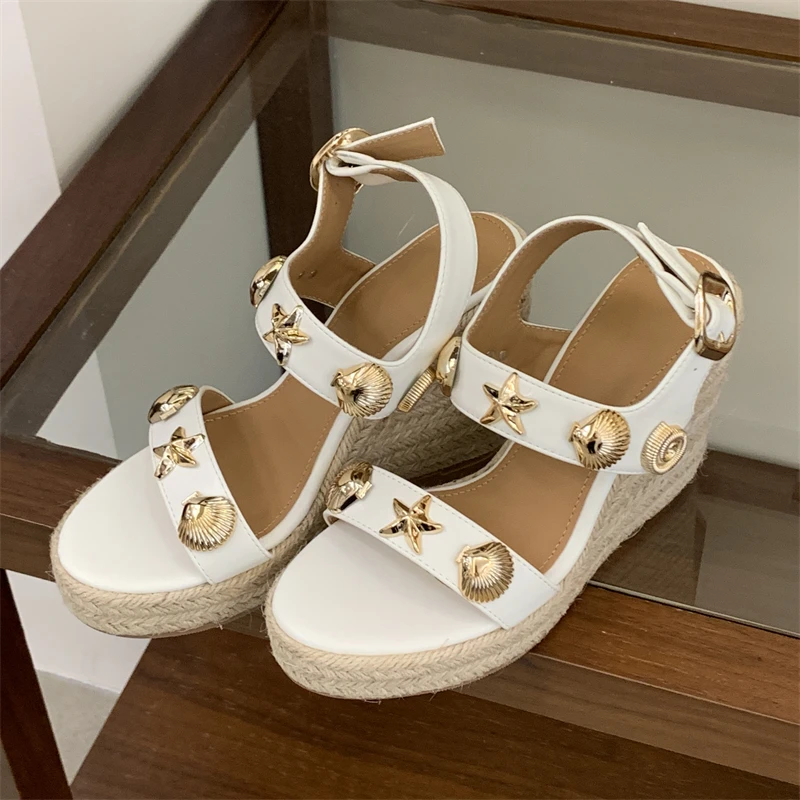 Eilyken Metal Decoration Buckle Strap Platform Wedges Women Sandals Summer Fashion Twine Weave Thick Sole Party Shoes
Eilyken Metal Decoration Buckle Strap Platform Wedges Women Sandals Summer Fashion Twine Weave Thick Sole Party Shoes
