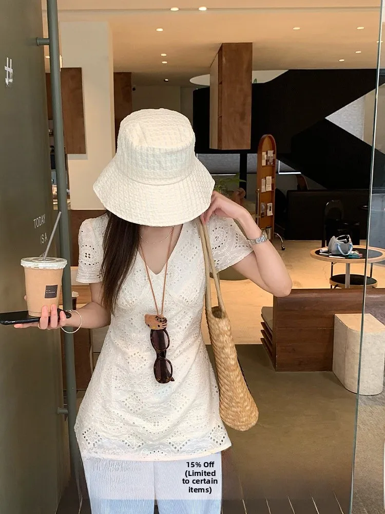 Slim Fit Embroidered Hollow V-neck Short Sleeve Shirt Women's Summer New Style Cotton Korean Style Commute Fashion Top
Slim Fit Embroidered Hollow V-neck Short Sleeve Shirt Women's Summer New Style Cotton Korean Style Commute Fashion Top