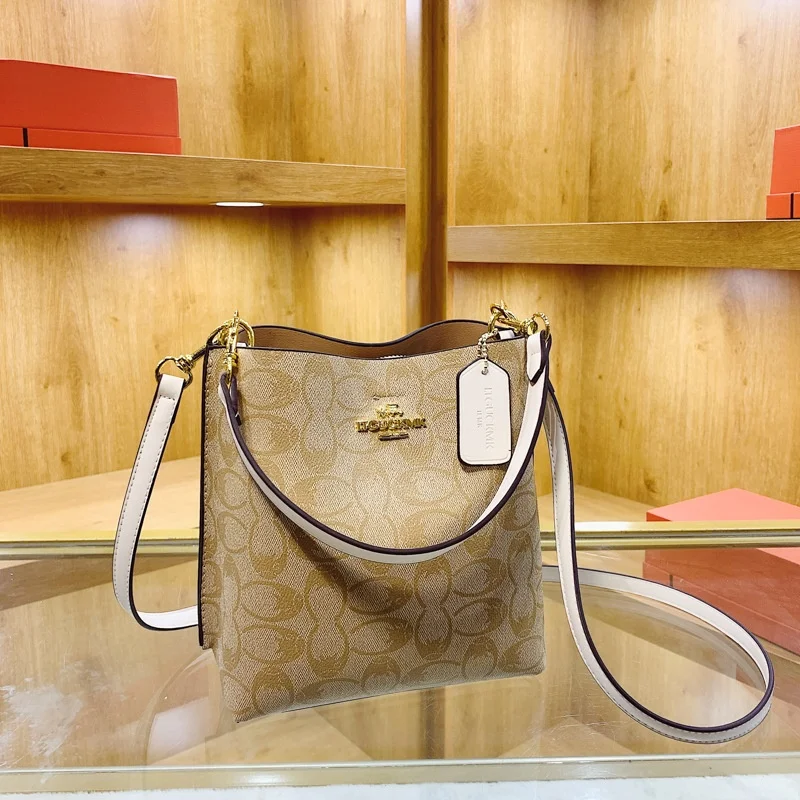 Женская кожаная сумка через плечо люксового бренда 2026. Популярная классическая элегантная сумка-мессенджер для путешествий.
Женская кожаная сумка через плечо люксового бренда 2026. Популярная классическая элегантная сумка-мессенджер для путешествий.