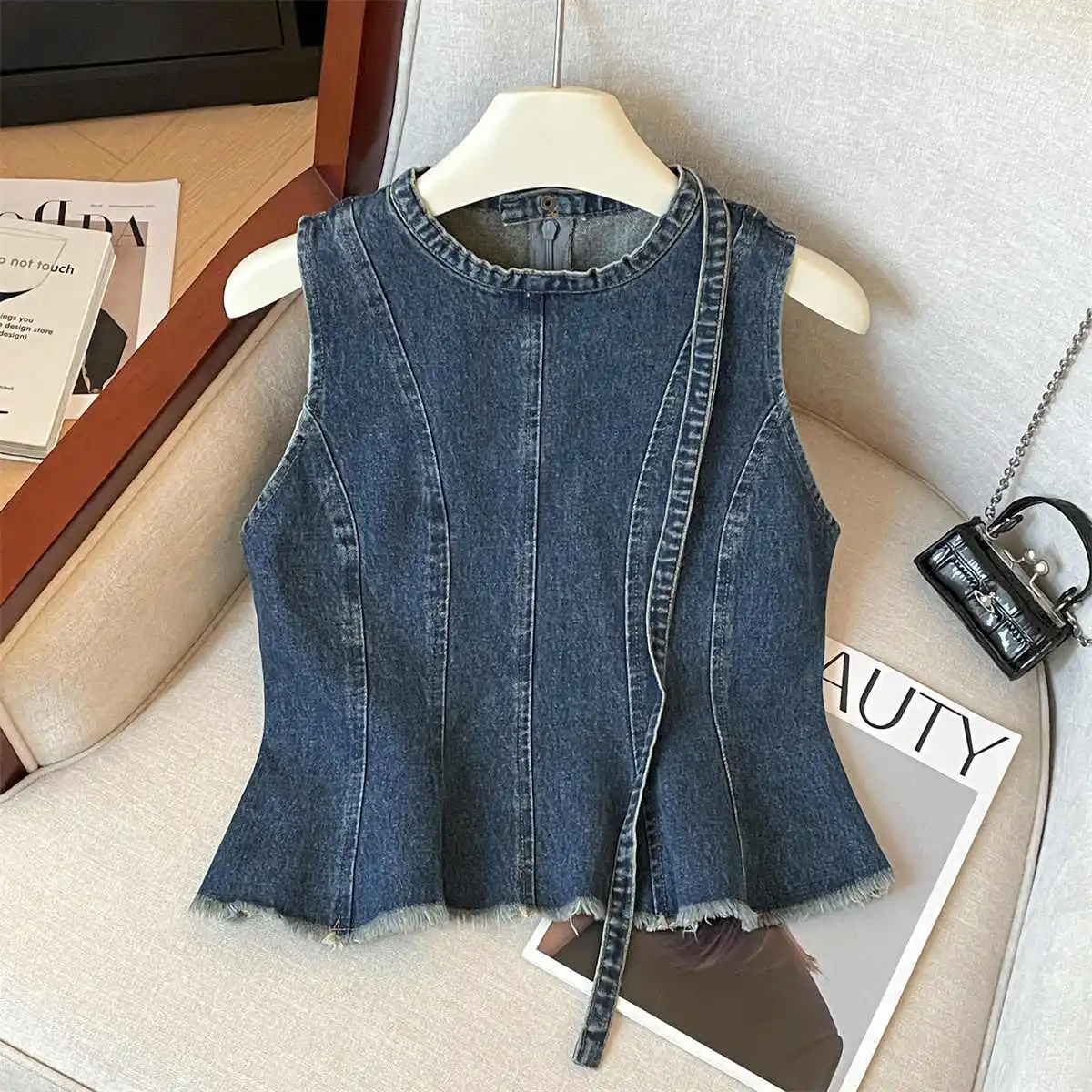 Vintage Round Neck Sleeveless Ladies' Top Summer All Match Dnim T-shirts Solid Color Pullover Slimfit Short Sleeve
Vintage Round Neck Sleeveless Ladies' Top Summer All Match Dnim T-shirts Solid Color Pullover Slimfit Short Sleeve