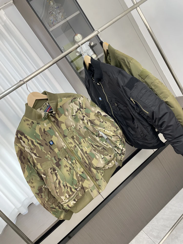 Французское Sle MA Pilot Jaet, мужское осеннее водонепроницаемое ветрозащитное свободное байкерское пальто, модное длинное пальто-стойка с воротником-стойкой
Французское Sle MA Pilot Jaet, мужское осеннее водонепроницаемое ветрозащитное свободное байкерское пальто, модное длинное пальто-стойка с воротником-стойкой