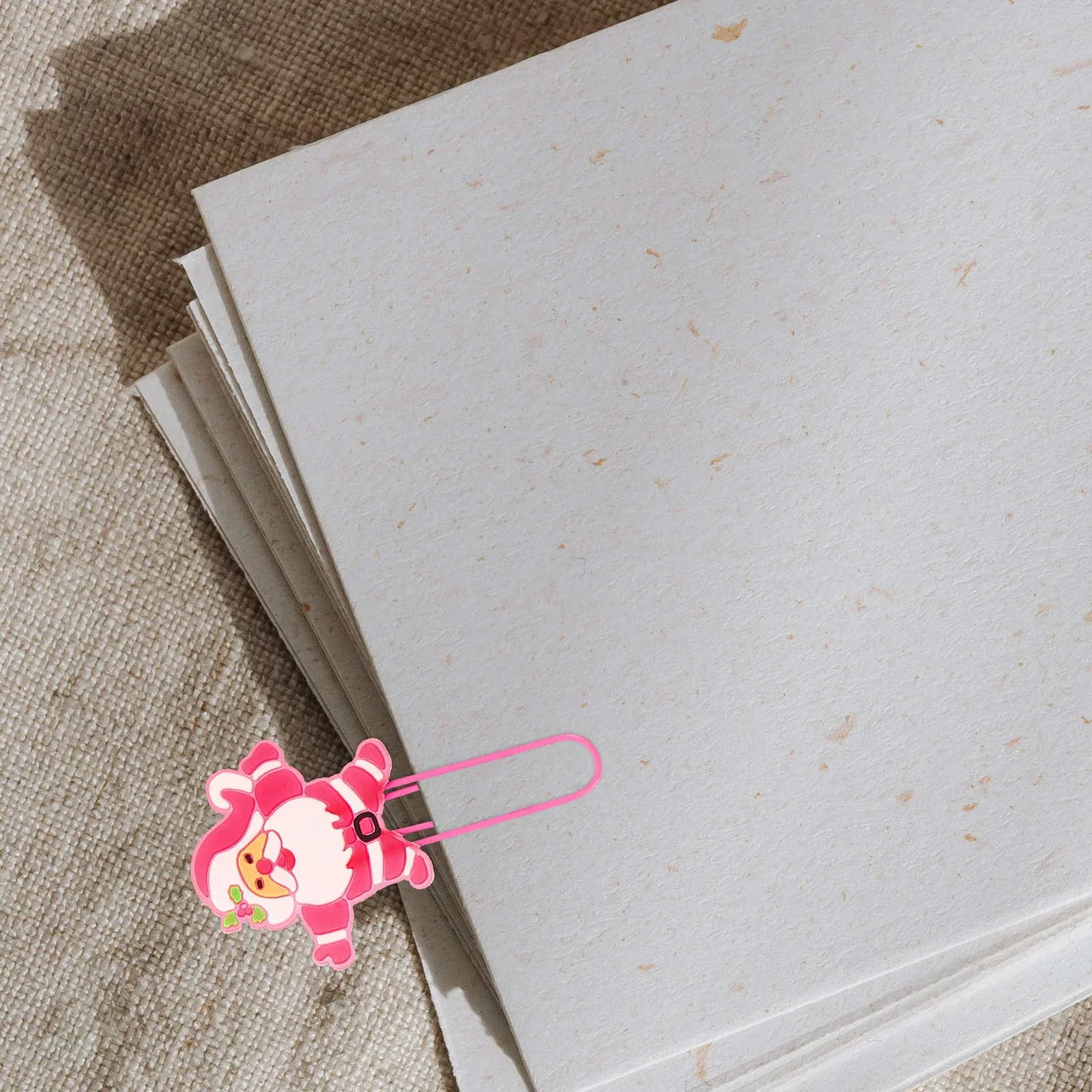 24Pcs Christmas Paper Clips Bookmarks Creative Tiny Paper Clips for Office Document Files School Holiday Use Christmas Bookmarks
24Pcs Christmas Paper Clips Bookmarks Creative Tiny Paper Clips for Office Document Files School Holiday Use Christmas Bookmarks