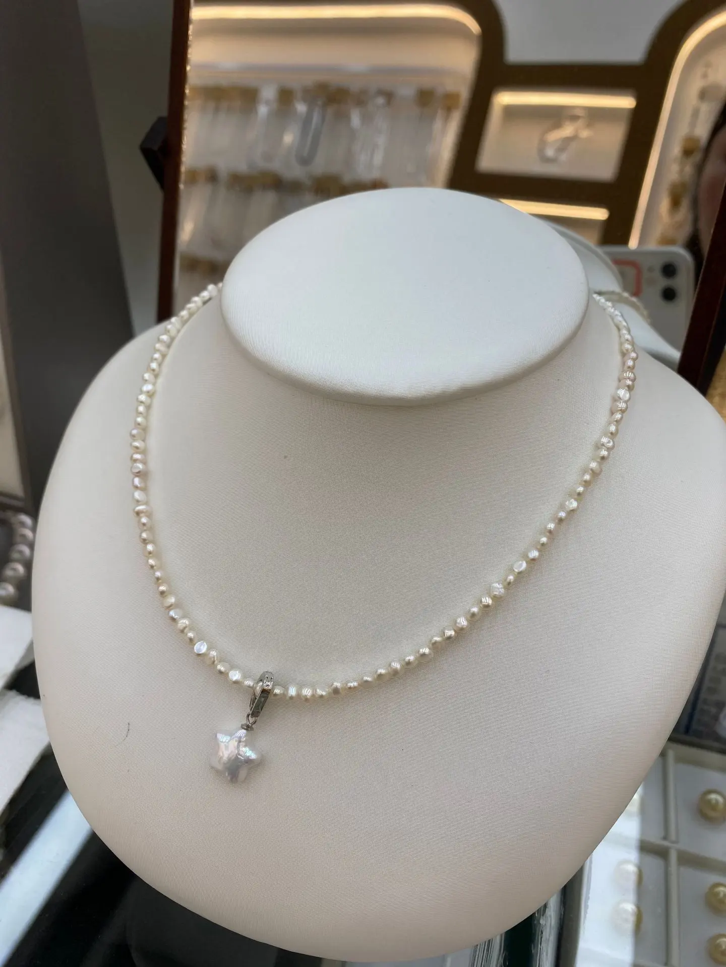 White Purple Freshwater Pearl Necklace Baroque Five-Pointed Star Pearl Pendant Collarbone Chain for Women Simple Versatile Gifts
White Purple Freshwater Pearl Necklace Baroque Five-Pointed Star Pearl Pendant Collarbone Chain for Women Simple Versatile Gifts