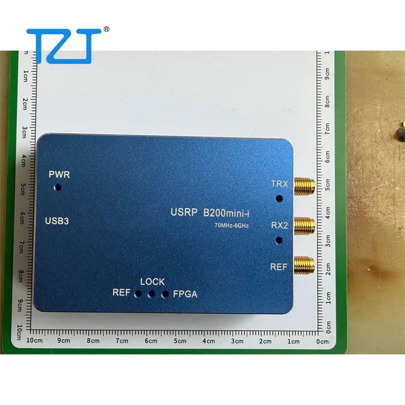 TZT HamGeek USRP B200mini-i SDR 70MHz-6GHz USB 3.0 AD9361 Full Duplex 56MHz Bandwidth Powered by XC6SLX75 Chip
TZT HamGeek USRP B200mini-i SDR 70MHz-6GHz USB 3.0 AD9361 Full Duplex 56MHz Bandwidth Powered by XC6SLX75 Chip