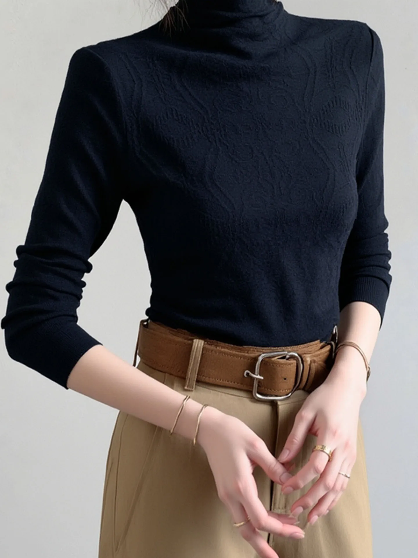 Утепленный вязаный свитер Slim Fit с высоким воротом, модный базовый элемент гардероба в корейском стиле, универсальный зимний топ стандартной длины
Утепленный вязаный свитер Slim Fit с высоким воротом, модный базовый элемент гардероба в корейском стиле, универсальный зимний топ стандартной длины