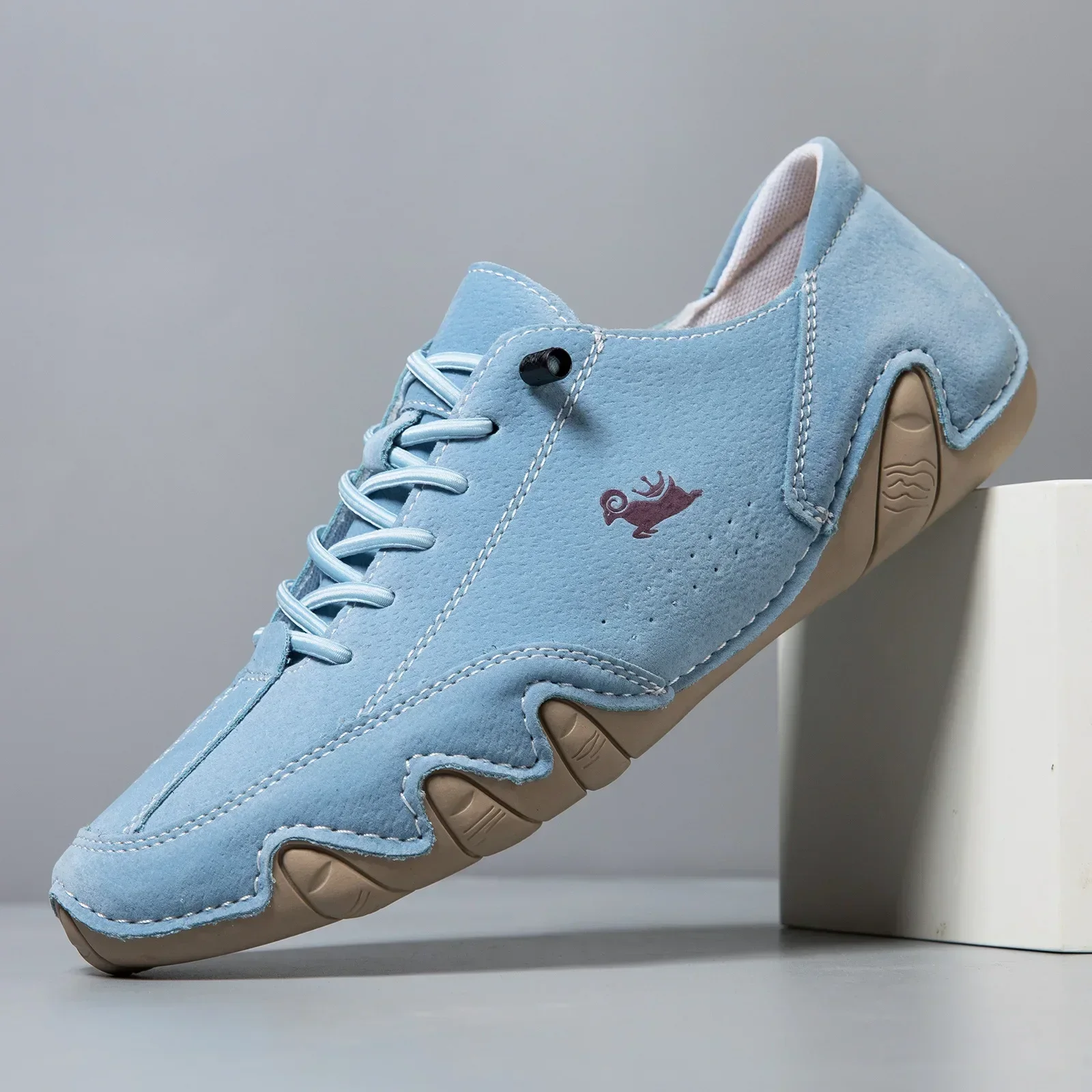 Мужская повседневная обувь, кроссовки, дышащие кожаные лоферы, обувь для вождения, мужская прогулочная обувь ручной работы, Лидер продаж, мокасины, мужская обувь
Мужская повседневная обувь, кроссовки, дышащие кожаные лоферы, обувь для вождения, мужская прогулочная обувь ручной работы, Лидер продаж, мокасины, мужская обувь