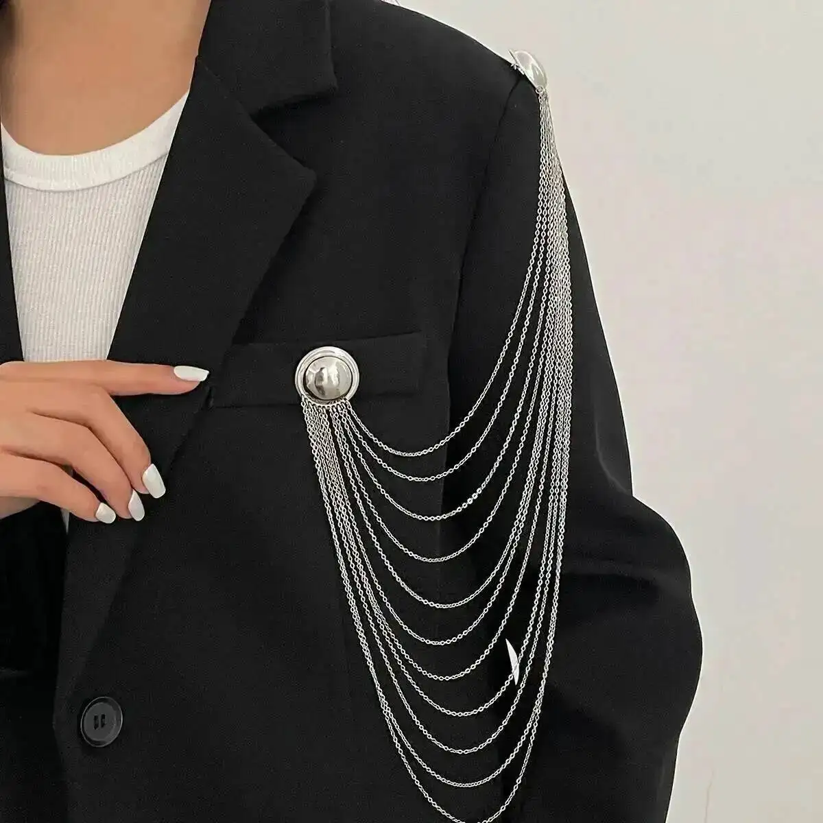 KunJoe 2026 Creative Metal Tassel Chain Brooch MultiLayer Exaggerated Geometric Suit Pins Clip Fashion Banquet Jewelry Accessory
KunJoe 2026 Creative Metal Tassel Chain Brooch MultiLayer Exaggerated Geometric Suit Pins Clip Fashion Banquet Jewelry Accessory