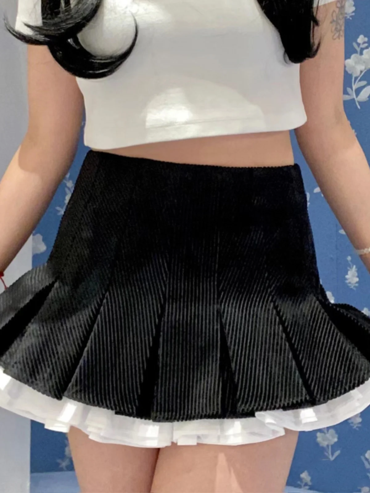 Elegant Shushuto Women's Skirt with Built-in Shorts Anti-Light Folding Design Pure Color Woolen Silk Luster City Walk
Elegant Shushuto Women's Skirt with Built-in Shorts Anti-Light Folding Design Pure Color Woolen Silk Luster City Walk