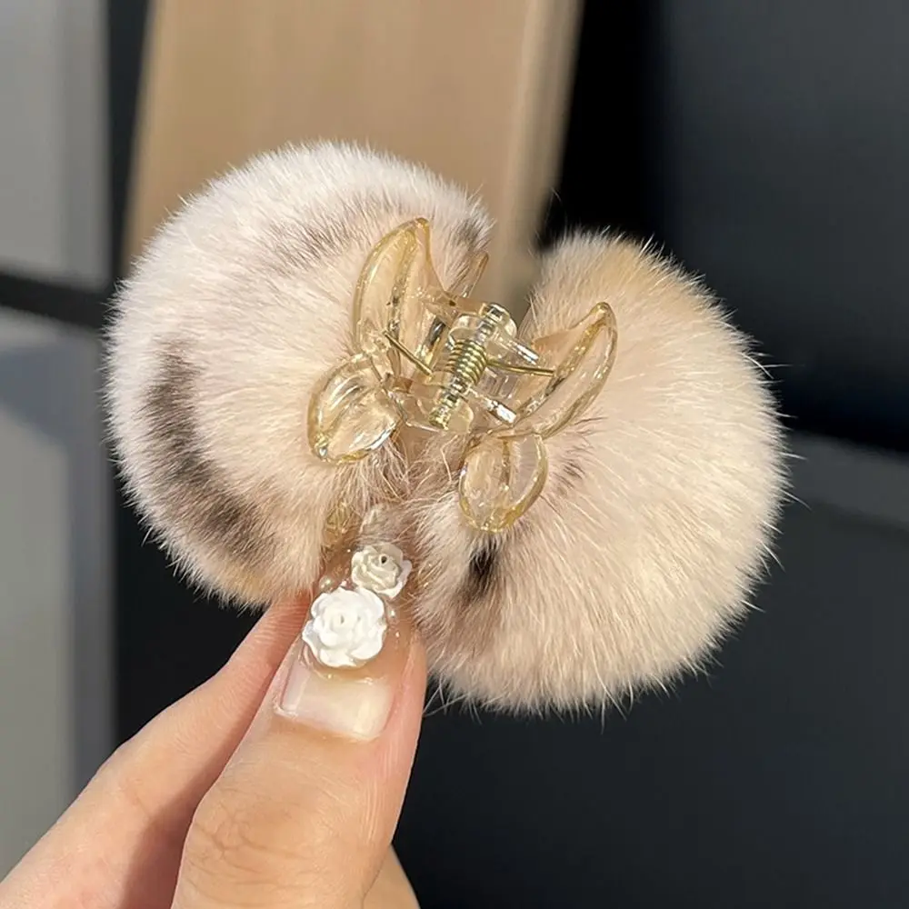Autumn And Winter High Ponytail Fixed Clip Leopard Print Korean Style Hair Clip Small Hairpin Child Headwear Hair Claw
Autumn And Winter High Ponytail Fixed Clip Leopard Print Korean Style Hair Clip Small Hairpin Child Headwear Hair Claw