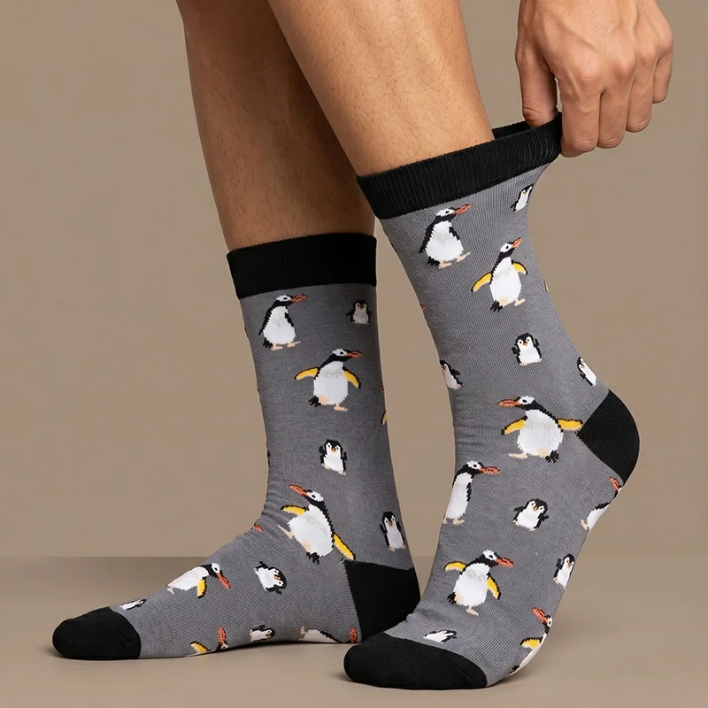 1 Pair of Unisex Socks with Gray Cartoon Penguin Pattern, Black Contrasting Heel and Toe, Polyester, Breathable, Fun, Mid-Calf Length, Suitable for Everyday Wear
1 Pair of Unisex Socks with Gray Cartoon Penguin Pattern, Black Contrasting Heel and Toe, Polyester, Breathable, Fun, Mid-Calf Length, Suitable for Everyday Wear