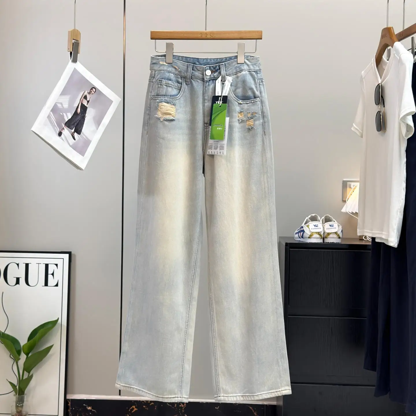 Treasure Gods Pants! American Street Retro Washed Hole Thin Lenzing Cotton Loose Drape Wide Leg Jeans High Waist Button Closure
Treasure Gods Pants! American Street Retro Washed Hole Thin Lenzing Cotton Loose Drape Wide Leg Jeans High Waist Button Closure