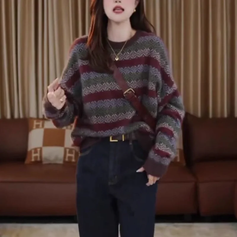 Autumn and Winter Western-style Base Wearing New Round Neck Long Sleeved Thick Top, Knitted Striped All Match Sweater
Autumn and Winter Western-style Base Wearing New Round Neck Long Sleeved Thick Top, Knitted Striped All Match Sweater