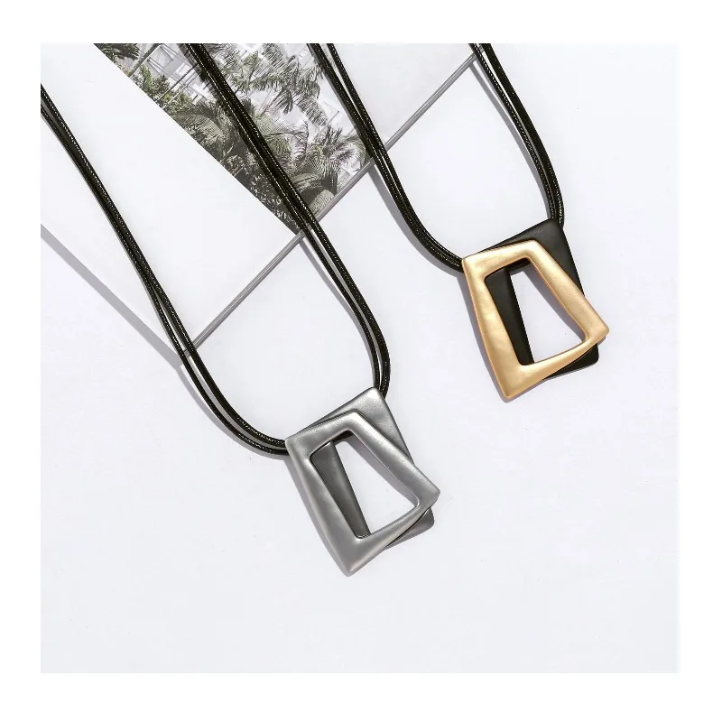 Popular Jewelry Necklace Fashionable Geometric Two-color Long Women's Metal Sweater Chain
Popular Jewelry Necklace Fashionable Geometric Two-color Long Women's Metal Sweater Chain