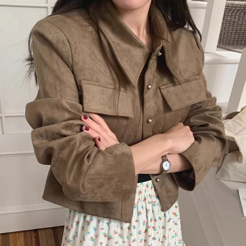 Vintage Temperament Lapel Metal Coats 2025 Autumn Button All-match Casual Jackets Double Pocket Long Sleeve Tops Woman
Vintage Temperament Lapel Metal Coats 2025 Autumn Button All-match Casual Jackets Double Pocket Long Sleeve Tops Woman