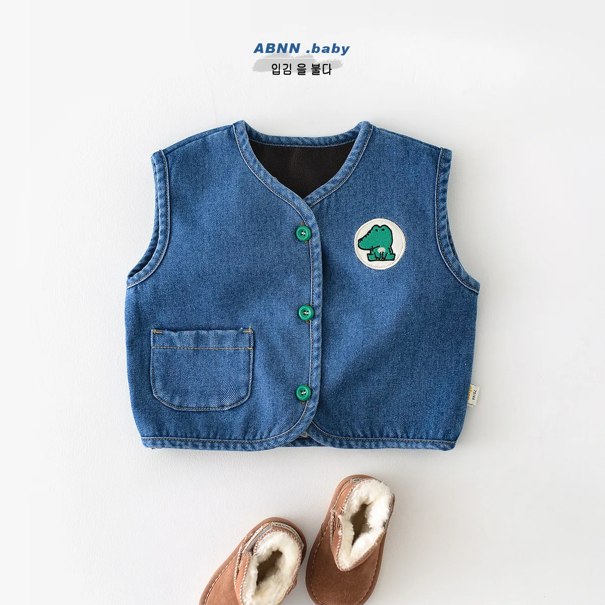 2023 Winter New Baby Sleeveless Warm Denim Vest Infant Boys Casual Jacket Fashion Toddler Girls Waistcoat Thick Newborn Cardigan
2023 Winter New Baby Sleeveless Warm Denim Vest Infant Boys Casual Jacket Fashion Toddler Girls Waistcoat Thick Newborn Cardigan