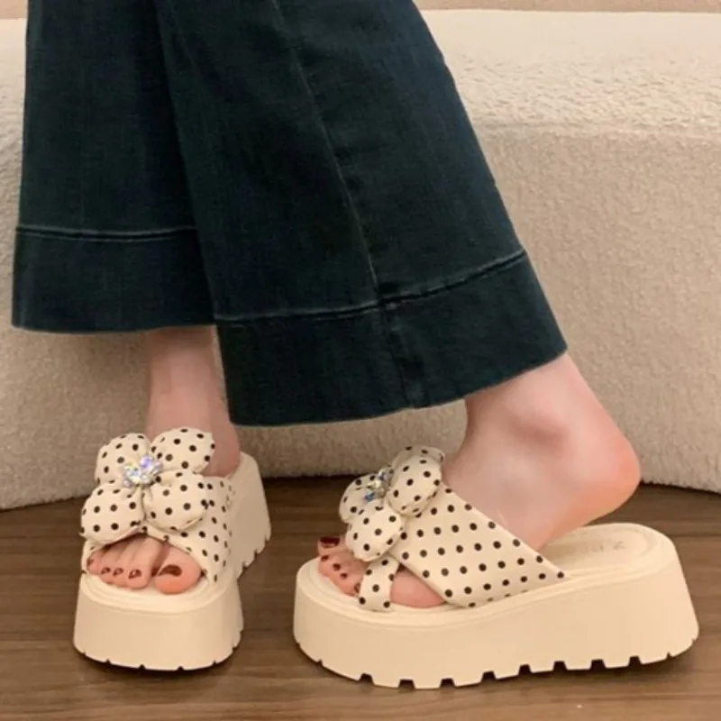 2026 new women's shoes slippers, anti slip summer soft soled sandals
2026 new women's shoes slippers, anti slip summer soft soled sandals