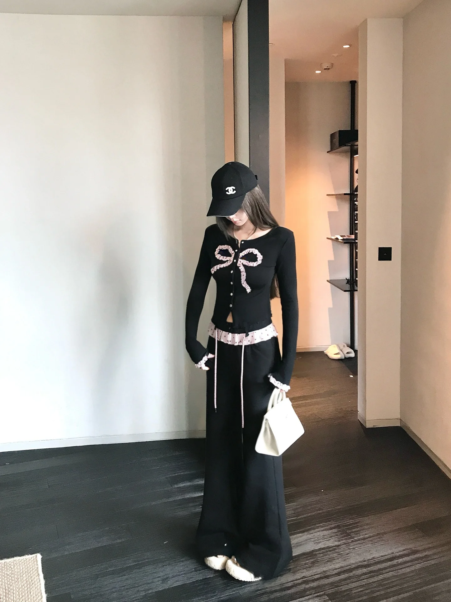 Elegant Polka Dot Knot Slim Fit Elastic T-Shirt Women's Fashion Set Long Sleeve Short Length round Neck Chinese Brand
Elegant Polka Dot Knot Slim Fit Elastic T-Shirt Women's Fashion Set Long Sleeve Short Length round Neck Chinese Brand