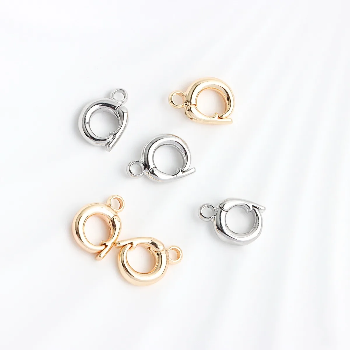 18K Copper-plated Real Gold Color Universal Buckle Necklace Bracelet End Connection Buckle Handmade DIY Accessories Material
18K Copper-plated Real Gold Color Universal Buckle Necklace Bracelet End Connection Buckle Handmade DIY Accessories Material