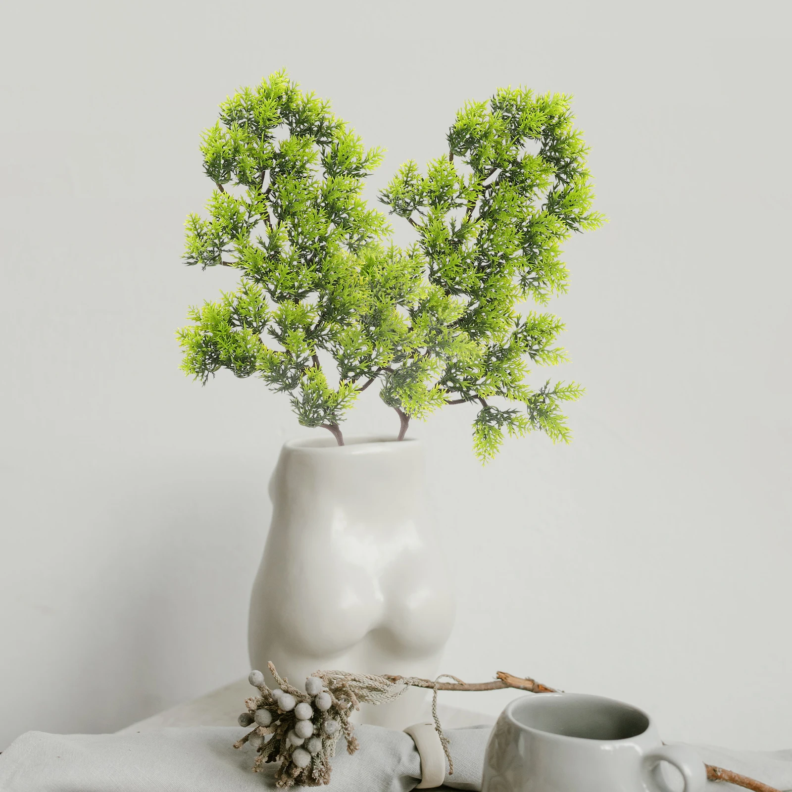 5pcs Simulated Pine Branches Artificial Leaves for Christmas Decor Home Party Vivid Color Long Lasting Non Fading Safe
5pcs Simulated Pine Branches Artificial Leaves for Christmas Decor Home Party Vivid Color Long Lasting Non Fading Safe