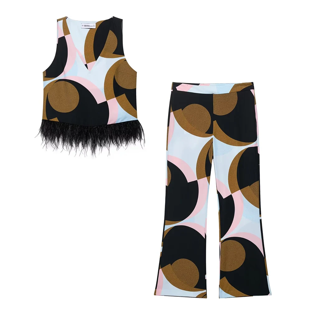 2025 new women's clothing European and American style casual fashion feather print V-neck sleeveless top&flared pants set
2025 new women's clothing European and American style casual fashion feather print V-neck sleeveless top&flared pants set
