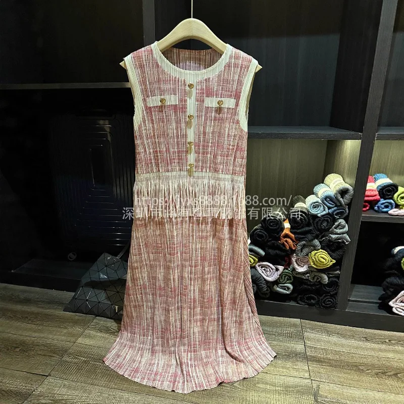 Плиссированное платье Miyake, повседневное, лето 2029, новое, цветное, темпераментное, с круглым вырезом, без рукавов, модное, для похудения талии
Плиссированное платье Miyake, повседневное, лето 2029, новое, цветное, темпераментное, с круглым вырезом, без рукавов, модное, для похудения талии