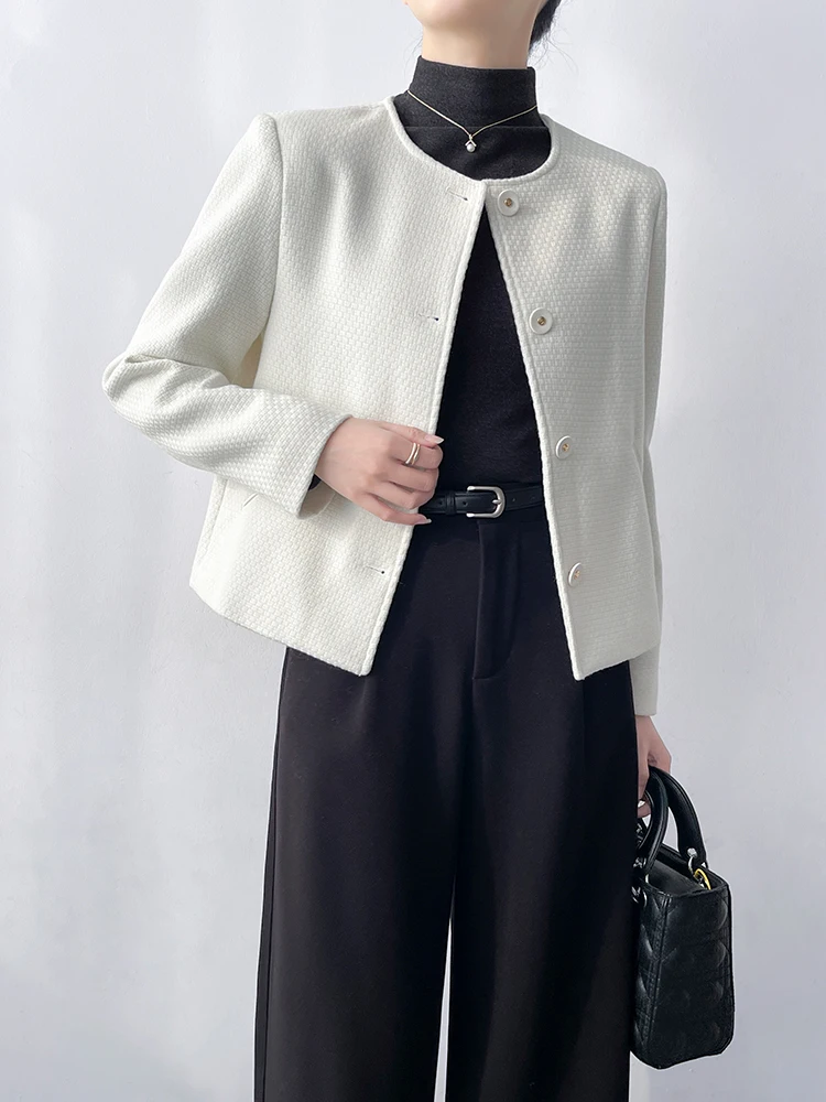 Korean Sle ort Outerwear Women's White Versatile Autumn Winter Faion Small Size Straight Cut Long Sve round Ne Coat
Korean Sle ort Outerwear Women's White Versatile Autumn Winter Faion Small Size Straight Cut Long Sve round Ne Coat