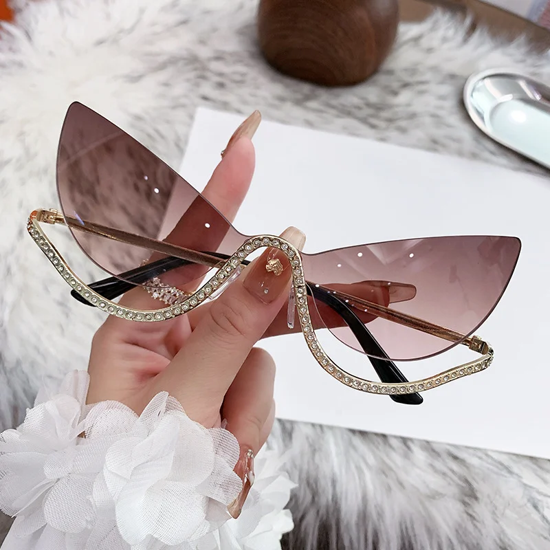 Retro Oversized Sunglasses Women Fashion Vintage Big Party Sun Glasses For Ladies Classic Big Butterfly Designer Shades UV400
Retro Oversized Sunglasses Women Fashion Vintage Big Party Sun Glasses For Ladies Classic Big Butterfly Designer Shades UV400