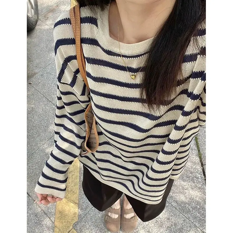 Women's Round Neck Striped Knitted Shirt Spring Autumn Casual Top Female Long Sleeved Pullover T-shirt Vintage Sweatshirt
Women's Round Neck Striped Knitted Shirt Spring Autumn Casual Top Female Long Sleeved Pullover T-shirt Vintage Sweatshirt