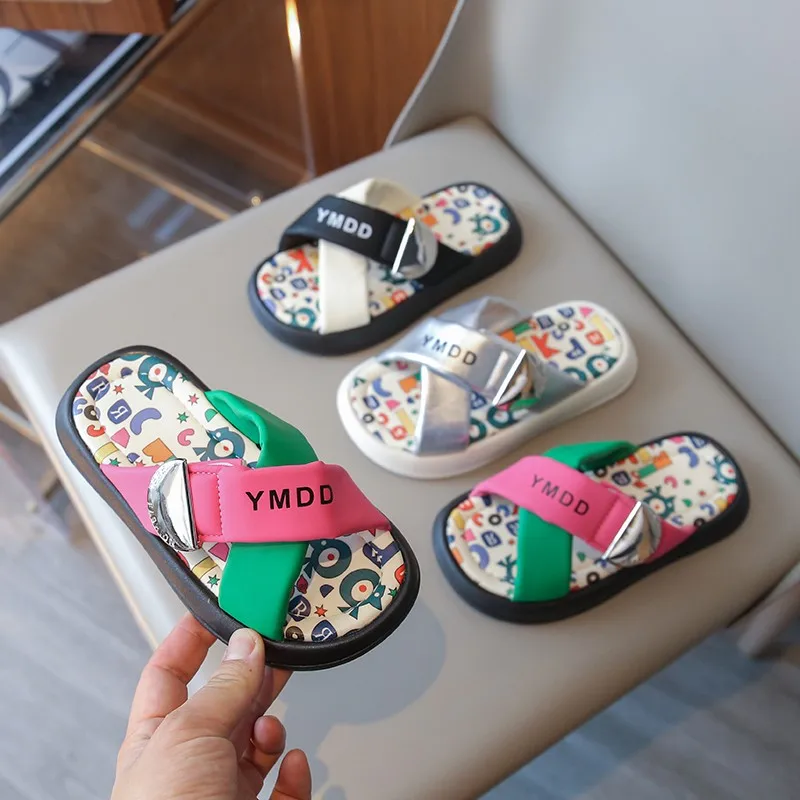 Girls Fashion Color Block Print Design Thick Soled Slippers 2026 Summer New Anti-Slip Comfortable Casual Beach Slippers
Girls Fashion Color Block Print Design Thick Soled Slippers 2026 Summer New Anti-Slip Comfortable Casual Beach Slippers