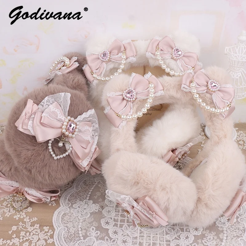 Оригинальные милые кружевные наушники ручной работы с бантом и бисером, плюшевые наушники, новые осенне-зимние японские пушистые теплые наушники
Оригинальные милые кружевные наушники ручной работы с бантом и бисером, плюшевые наушники, новые осенне-зимние японские пушистые теплые наушники