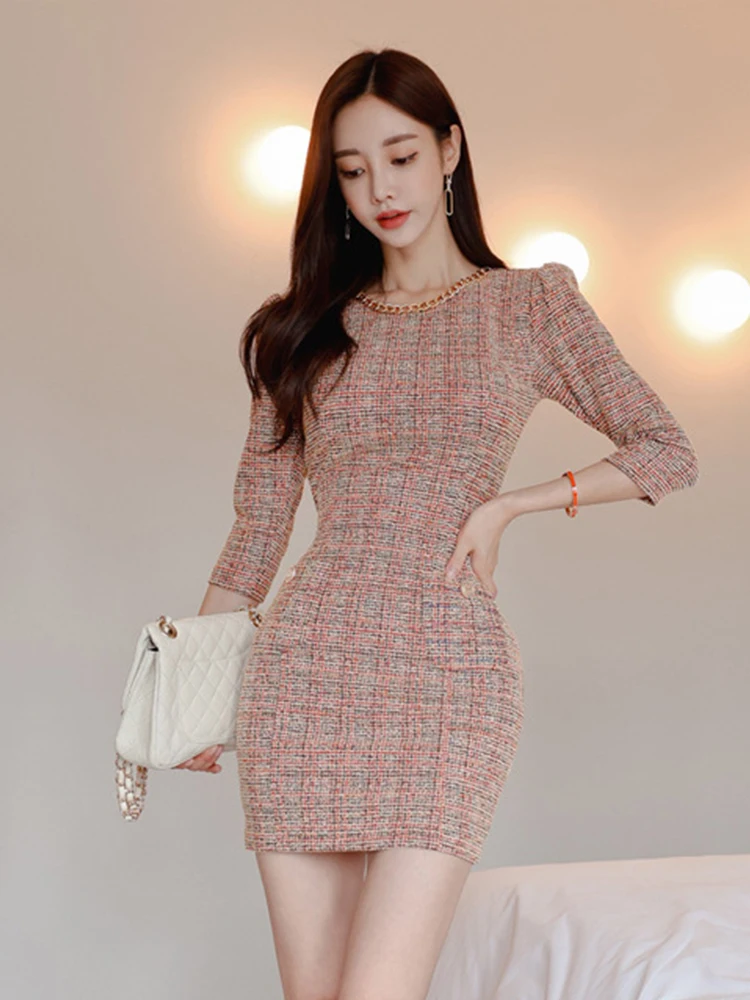 Elegant Retro Short Dresses for Women Professional Formal Tweed Retro Sexy Bodycon Mini Gown Work Style Mujer Vestido OL Clothes
Elegant Retro Short Dresses for Women Professional Formal Tweed Retro Sexy Bodycon Mini Gown Work Style Mujer Vestido OL Clothes