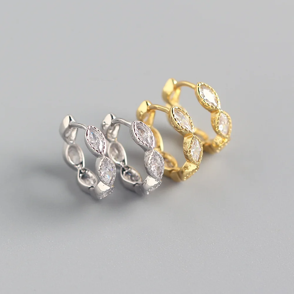 Uniorsj 925 Sterling Silver Jewelry Minimalist Style White Zircon Regular Eye Shape Hoop Earrings for Women
Uniorsj 925 Sterling Silver Jewelry Minimalist Style White Zircon Regular Eye Shape Hoop Earrings for Women