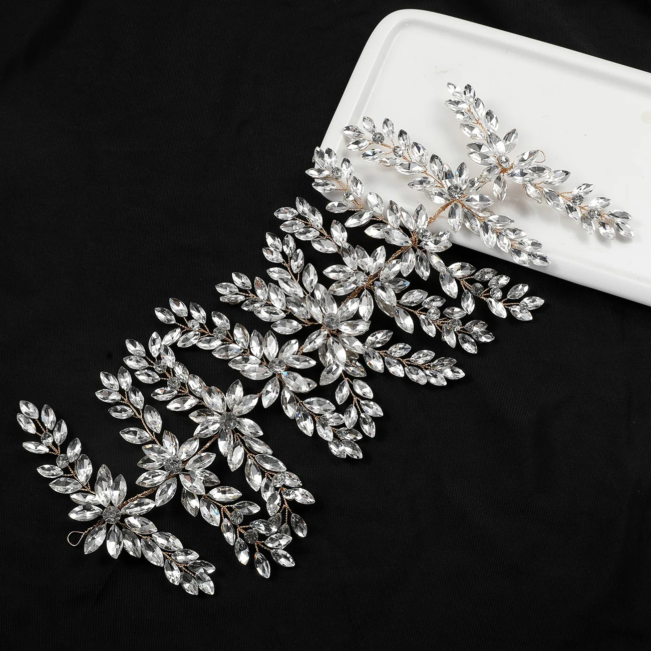 SLBRIDAL Handmade Trendy Crystals Rhinestones Pearls Bridal Headband Wedding Hair accessories Women Bridesmaids Hairband Jewelry
SLBRIDAL Handmade Trendy Crystals Rhinestones Pearls Bridal Headband Wedding Hair accessories Women Bridesmaids Hairband Jewelry
