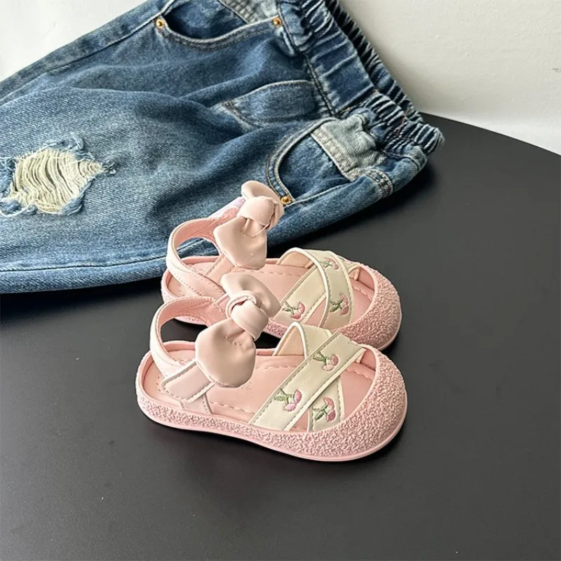 Soft Soled Baby Walking Shoes Summer Style Anti Slip and Anti Kick Baby Princess Shoes Hook and Loop Girls' Sandals Cute
Soft Soled Baby Walking Shoes Summer Style Anti Slip and Anti Kick Baby Princess Shoes Hook and Loop Girls' Sandals Cute
