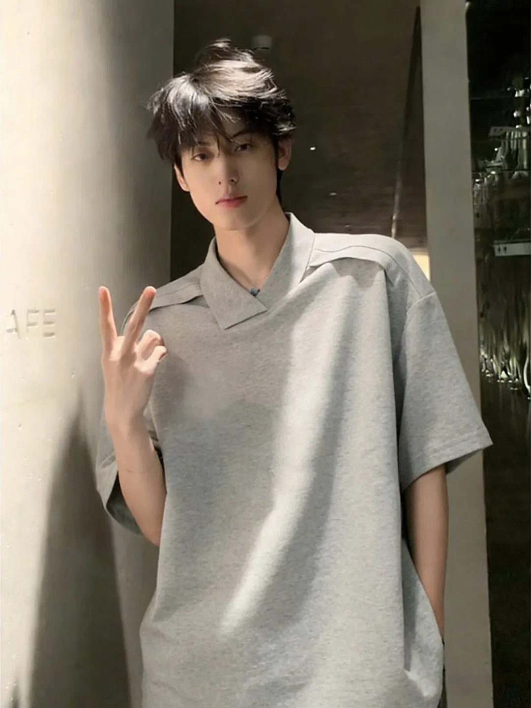 Gray American Retro Deconstructed Men's T-shirt Summer Irregular Design Collar Short Sleeve Heavy Half Sleeve Casual Style
Gray American Retro Deconstructed Men's T-shirt Summer Irregular Design Collar Short Sleeve Heavy Half Sleeve Casual Style