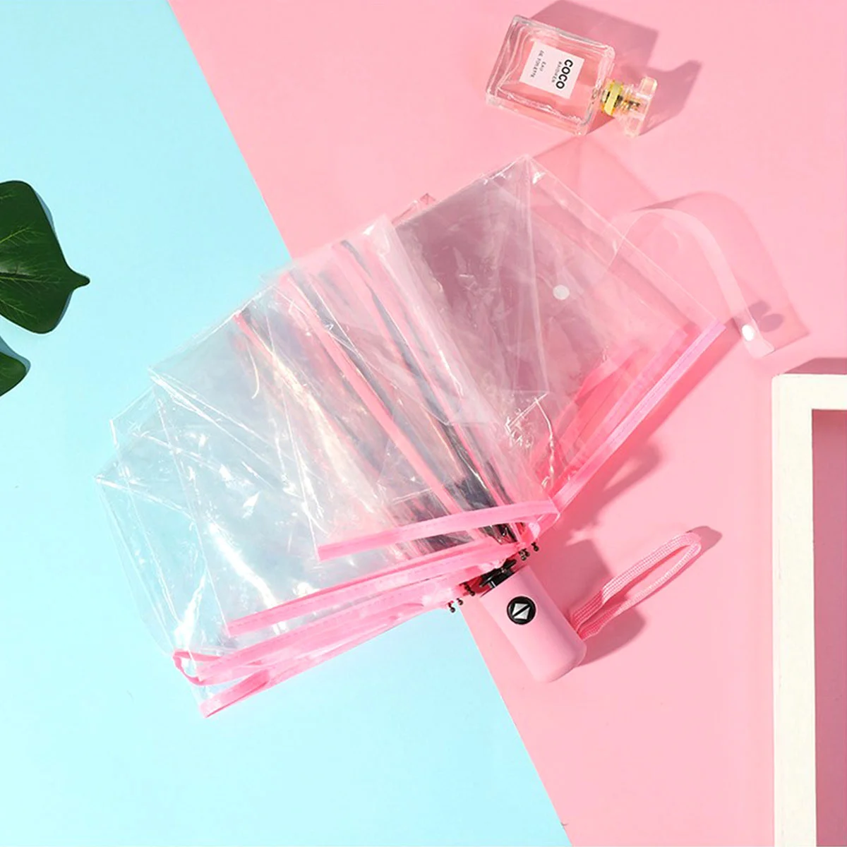 Mini Umbrella Fully Automatic Three-fold Transparent Outdoor Clear Folding Travel
Mini Umbrella Fully Automatic Three-fold Transparent Outdoor Clear Folding Travel