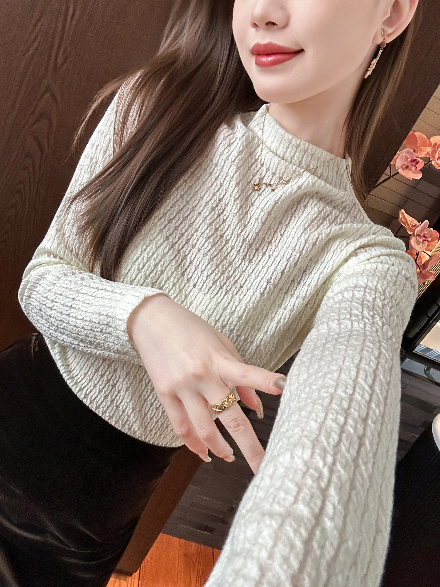 Универсальный мягкий белый трикотажный топ из шерсти с нежной текстурой для повседневной носки, женский, модный
Универсальный мягкий белый трикотажный топ из шерсти с нежной текстурой для повседневной носки, женский, модный