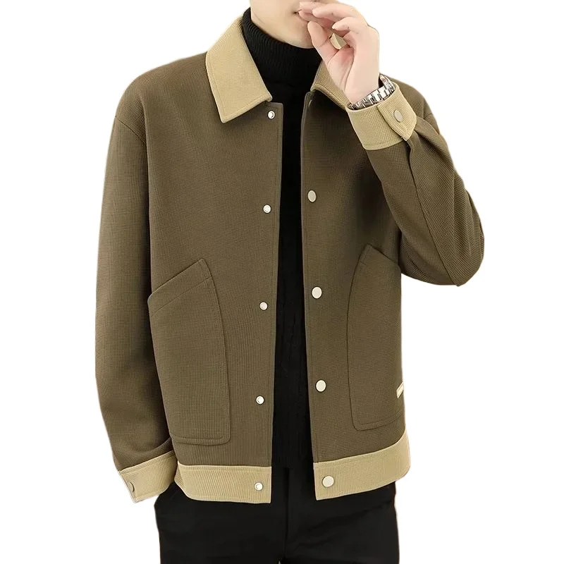Men Autumn Winter High-End Stitching Color Lapel Coat Male Casual Loose Short Jacket Large Size 100.00kg Wearable Trend Outwear
Men Autumn Winter High-End Stitching Color Lapel Coat Male Casual Loose Short Jacket Large Size 100.00kg Wearable Trend Outwear