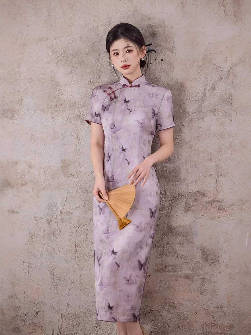 Новинка 2023 года, фиолетовое женское платье Cheongsam в молодом стиле, шелковое жаккардовое платье высокого класса в китайском стиле, длинное платье Ципао
Новинка 2023 года, фиолетовое женское платье Cheongsam в молодом стиле, шелковое жаккардовое платье высокого класса в китайском стиле, длинное платье Ципао