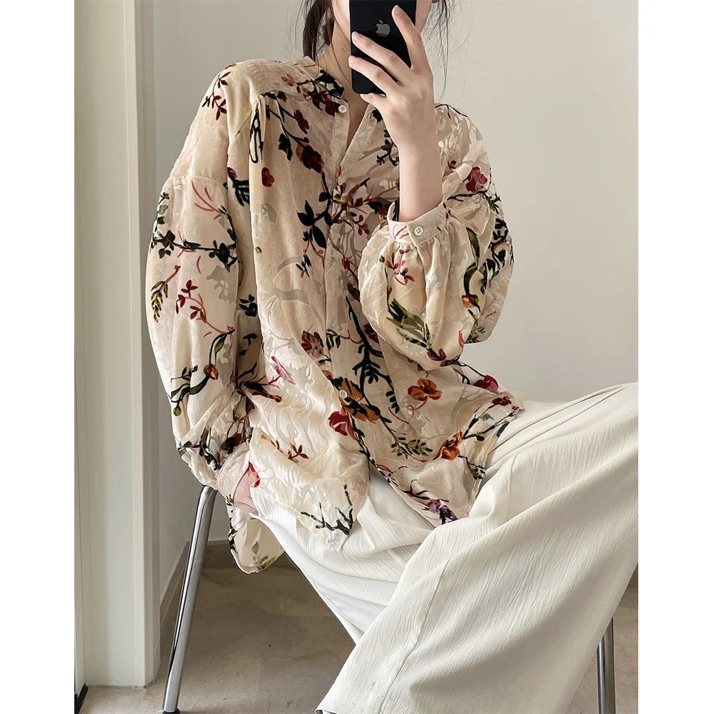 Loose Thin Casual Pendant Top Women Summer Retro Velvet Printed Shirt
Loose Thin Casual Pendant Top Women Summer Retro Velvet Printed Shirt