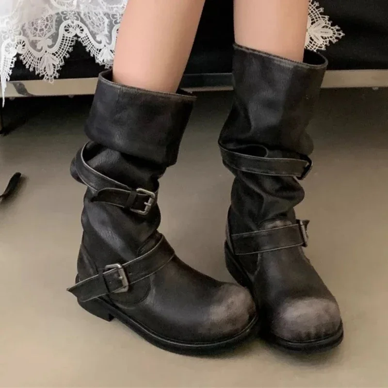 Autumn and Winter New Long Boots Women's Korean Version Soft Leather Thick Heel Long Tube Boots Fashionable Retro Stacking Boots
Autumn and Winter New Long Boots Women's Korean Version Soft Leather Thick Heel Long Tube Boots Fashionable Retro Stacking Boots