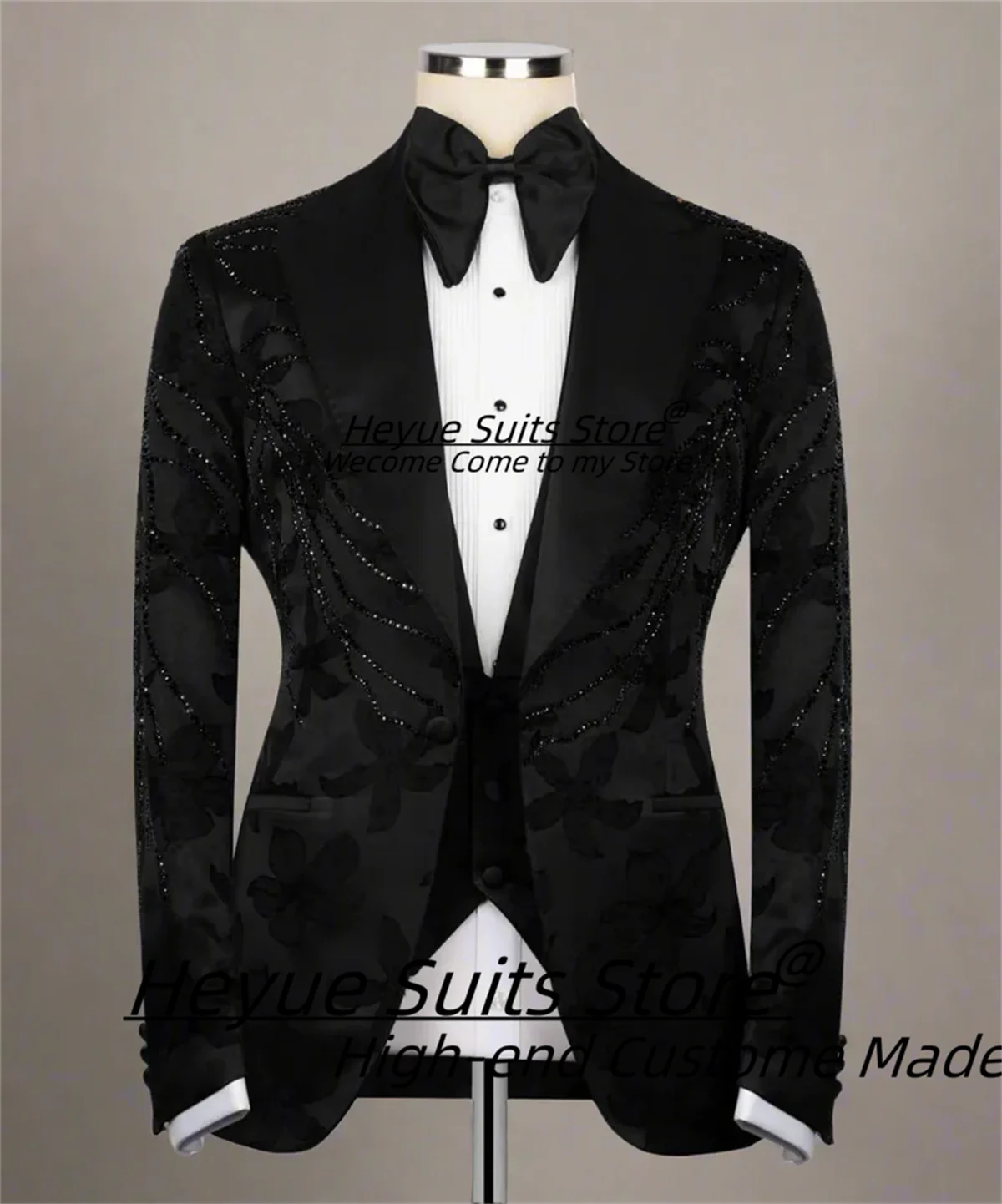 Magnificent Handcrafted Beaded Men Suits Customized Slim Fit Peak Lapel Groom Wedding Tuxedos 3 Pieces Sets Male Prom Blazers
Magnificent Handcrafted Beaded Men Suits Customized Slim Fit Peak Lapel Groom Wedding Tuxedos 3 Pieces Sets Male Prom Blazers