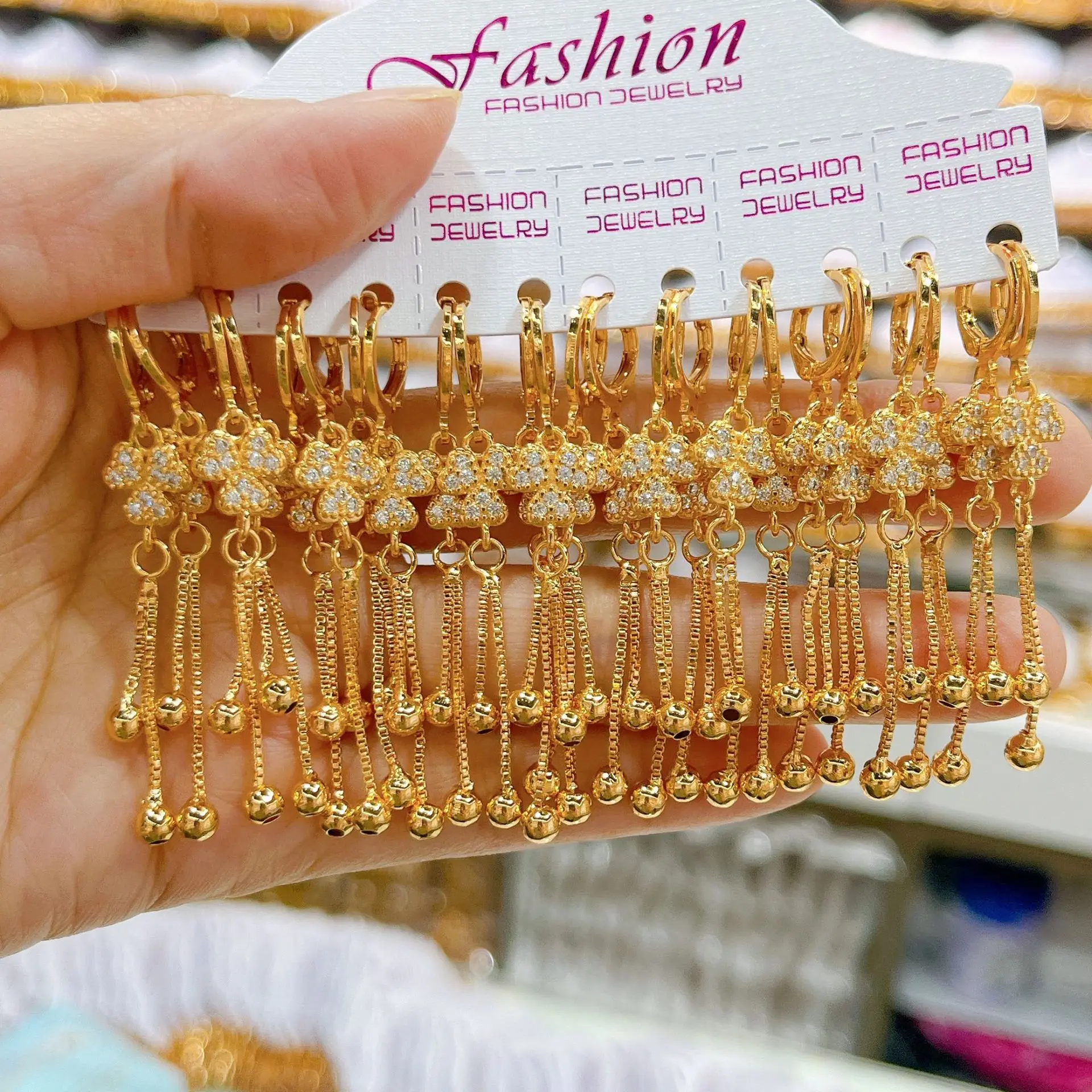 12 пар женских позолоченных медных серег-подвесок с кисточками, модные клипсы для ушей, ювелирные аксессуары для свадьбы, вечеринки, подарка на день рождения
12 пар женских позолоченных медных серег-подвесок с кисточками, модные клипсы для ушей, ювелирные аксессуары для свадьбы, вечеринки, подарка на день рождения