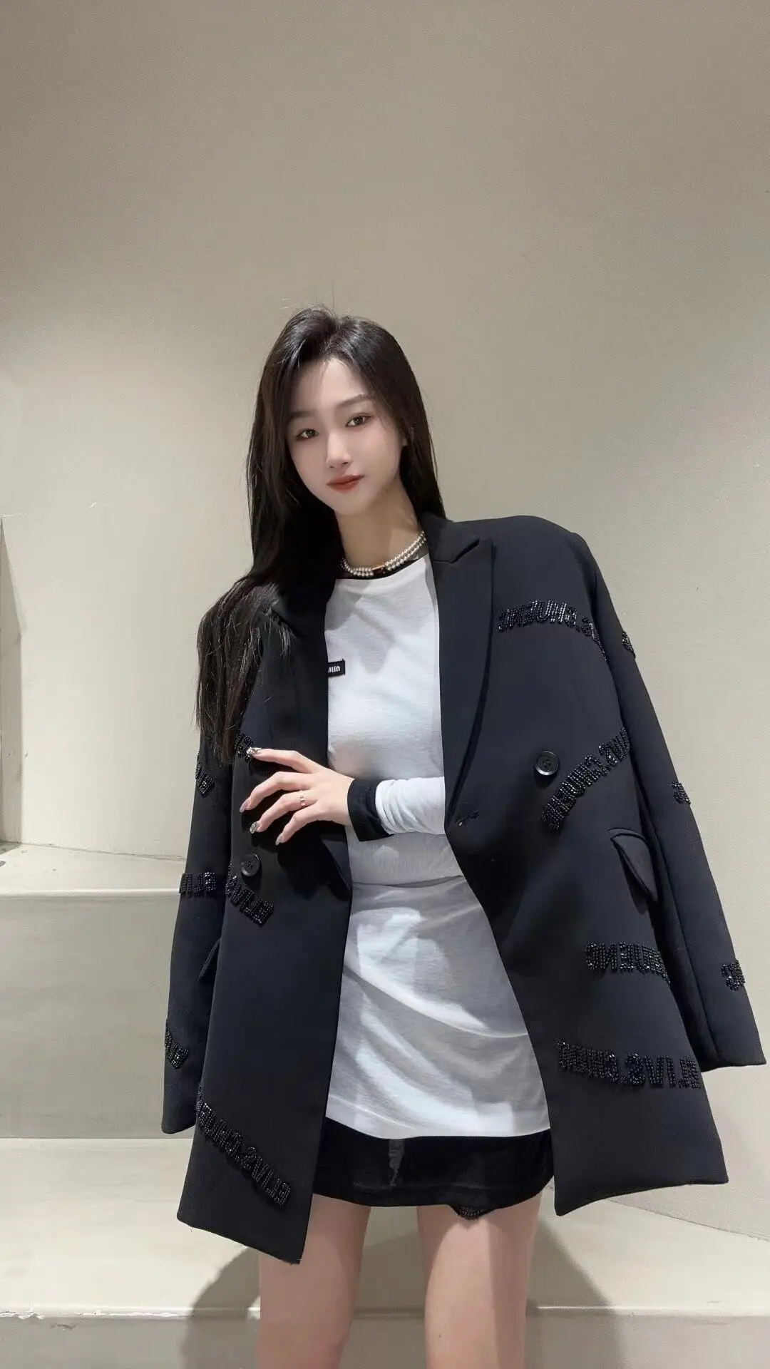 Faionable European Sle Long Sve Suit Jaet Women's Heavy Embellied Diamond Glue Middle Length Lazy Sle Outwear
Faionable European Sle Long Sve Suit Jaet Women's Heavy Embellied Diamond Glue Middle Length Lazy Sle Outwear