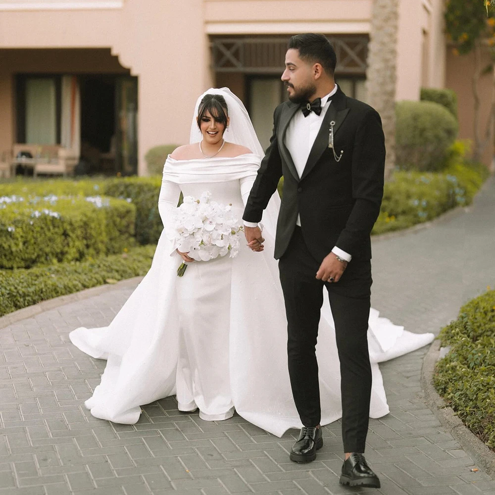 Customized White Boat Neck Satin Wedding Dress Full Sleeves With Watteau Train Party Bride Gown A-line Floor Length Prom Dress
Customized White Boat Neck Satin Wedding Dress Full Sleeves With Watteau Train Party Bride Gown A-line Floor Length Prom Dress